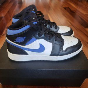 AIR JORDAN 1 MID (GS) SIZE 6.5Y